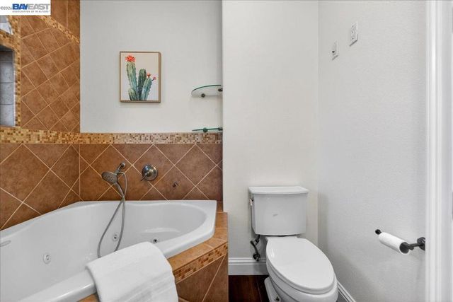 725 W Hacienda AVE, Campbell, CA 95008