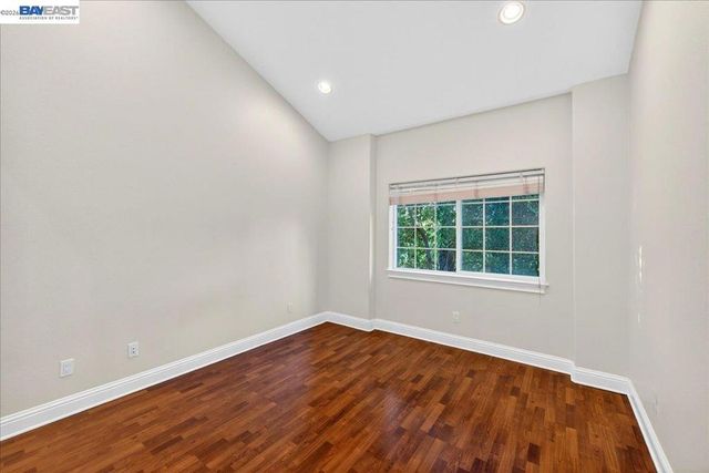 725 W Hacienda AVE, Campbell, CA 95008