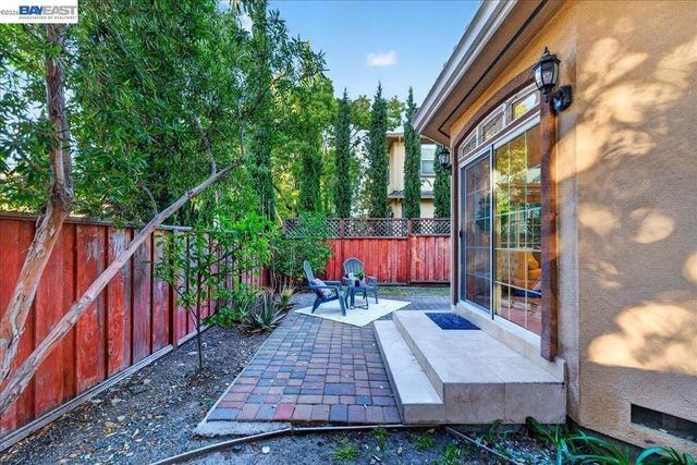 725 W Hacienda AVE, Campbell, CA 95008
