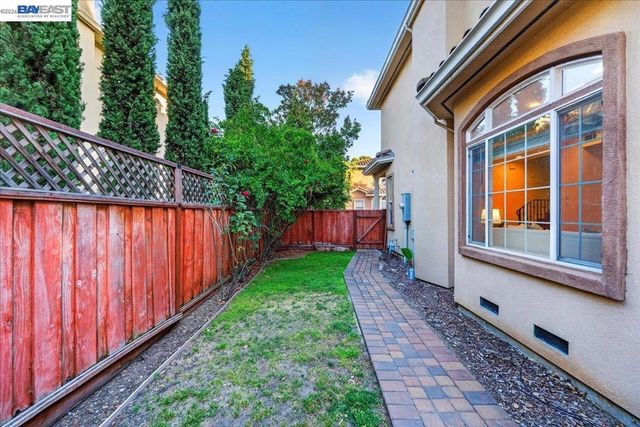 725 W Hacienda AVE, Campbell, CA 95008