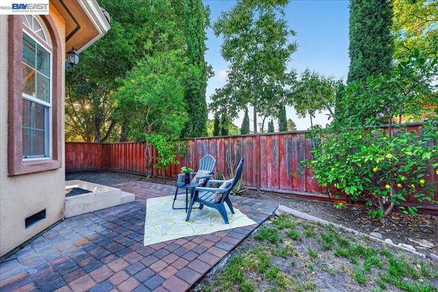 725 W Hacienda AVE, Campbell, CA 95008