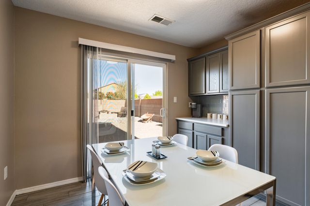 3317 Zia Street NE, Rio Rancho, NM 87144
