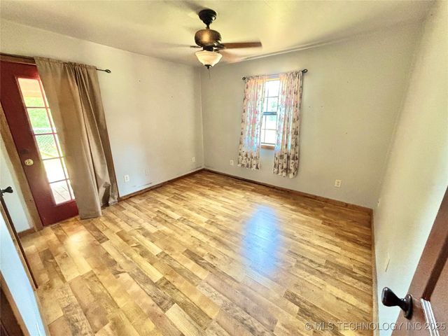 605 W Iowa Street, Whitefield, OK 74472