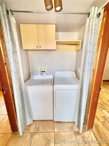 605 W Iowa Street, Whitefield, OK 74472