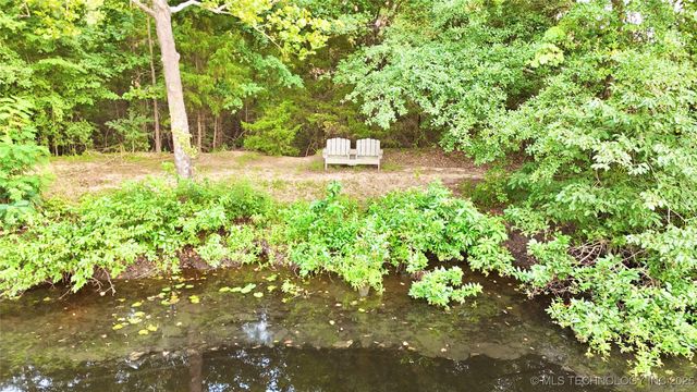 605 W Iowa Street, Whitefield, OK 74472