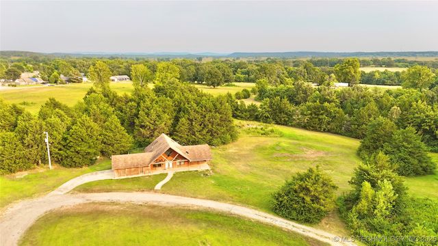 605 W Iowa Street, Whitefield, OK 74472