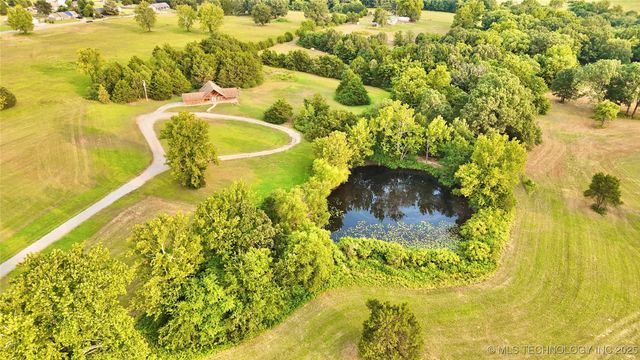 605 W Iowa Street, Whitefield, OK 74472