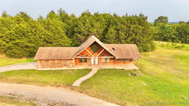 605 W Iowa Street, Whitefield, OK 74472