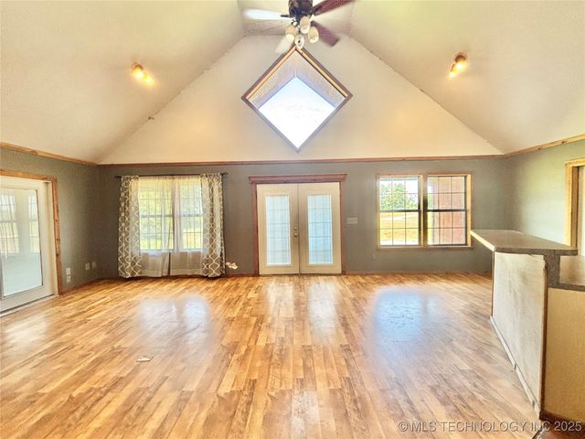 605 W Iowa Street, Whitefield, OK 74472