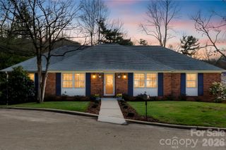 15 Blueberry Hill Road, Asheville, NC 28804