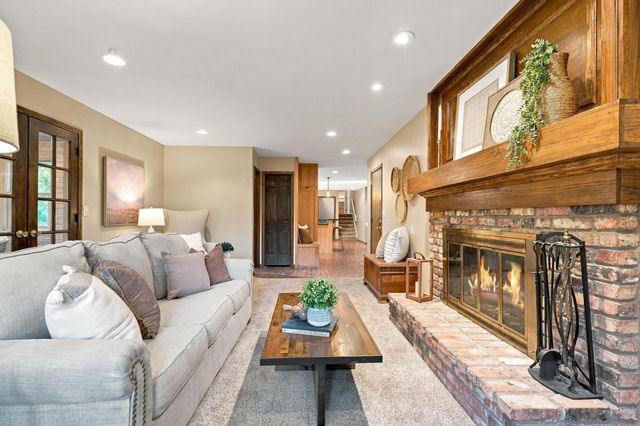 4317 Briarwood Lane, Minnetonka, MN 55343
