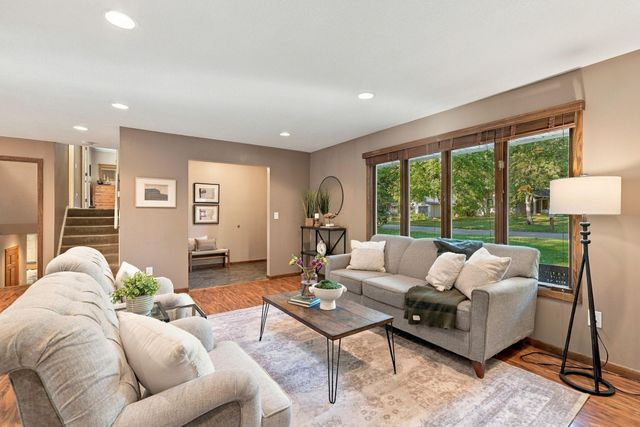 4317 Briarwood Lane, Minnetonka, MN 55343