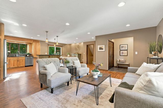 4317 Briarwood Lane, Minnetonka, MN 55343