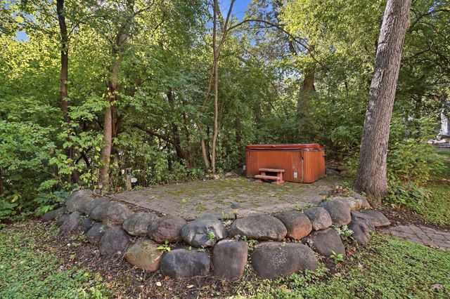 4317 Briarwood Lane, Minnetonka, MN 55343