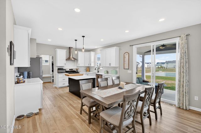 151 Valley Hall Drive, Perrysburg, OH 43551