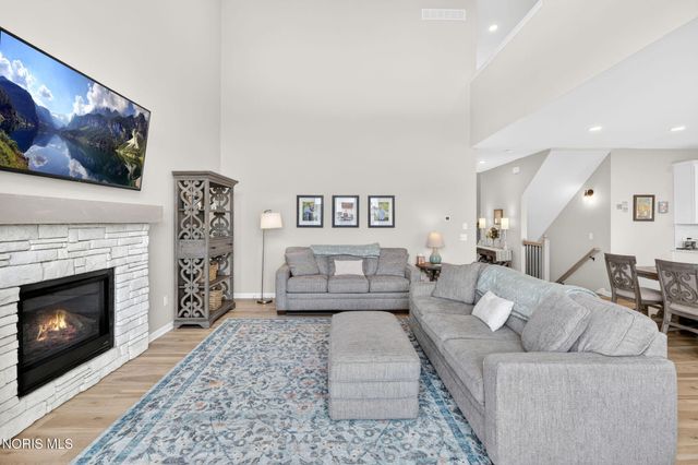 151 Valley Hall Drive, Perrysburg, OH 43551