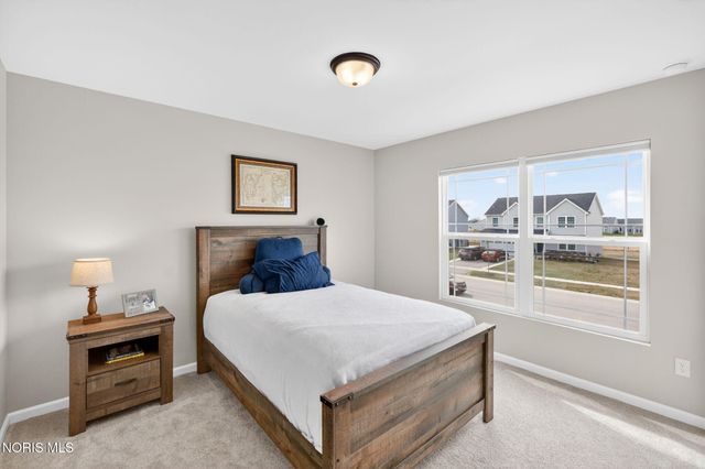 151 Valley Hall Drive, Perrysburg, OH 43551