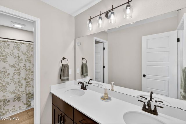 151 Valley Hall Drive, Perrysburg, OH 43551