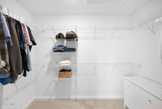 151 Valley Hall Drive, Perrysburg, OH 43551