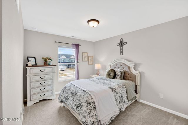 151 Valley Hall Drive, Perrysburg, OH 43551