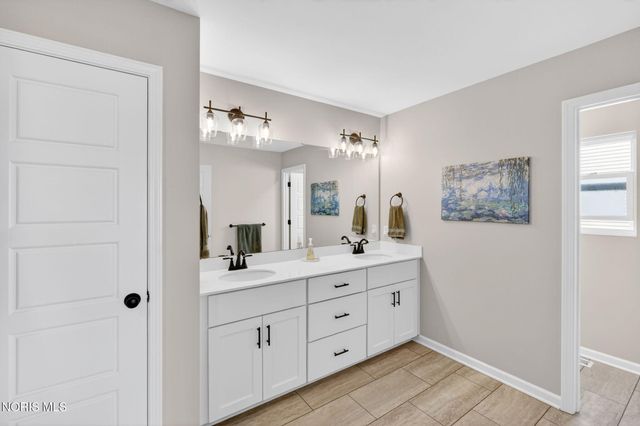 151 Valley Hall Drive, Perrysburg, OH 43551