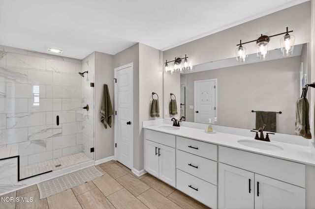 151 Valley Hall Drive, Perrysburg, OH 43551