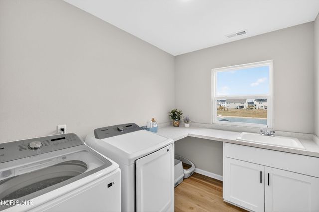 151 Valley Hall Drive, Perrysburg, OH 43551