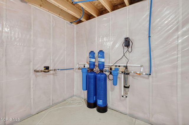 151 Valley Hall Drive, Perrysburg, OH 43551