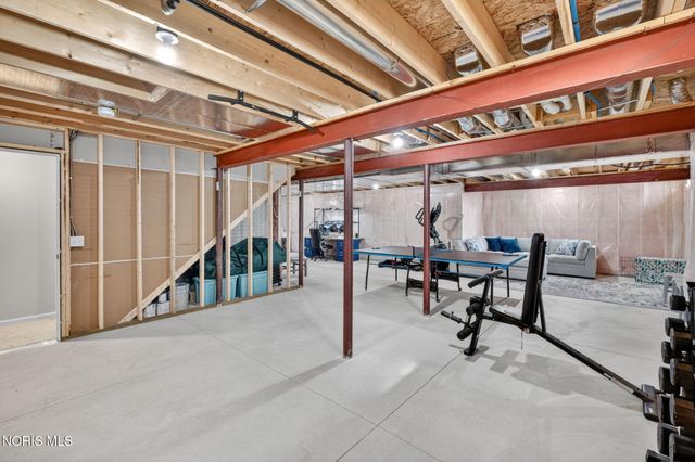 151 Valley Hall Drive, Perrysburg, OH 43551