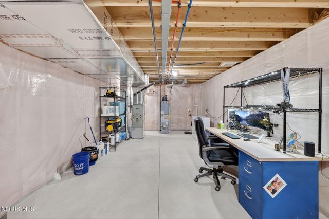 151 Valley Hall Drive, Perrysburg, OH 43551