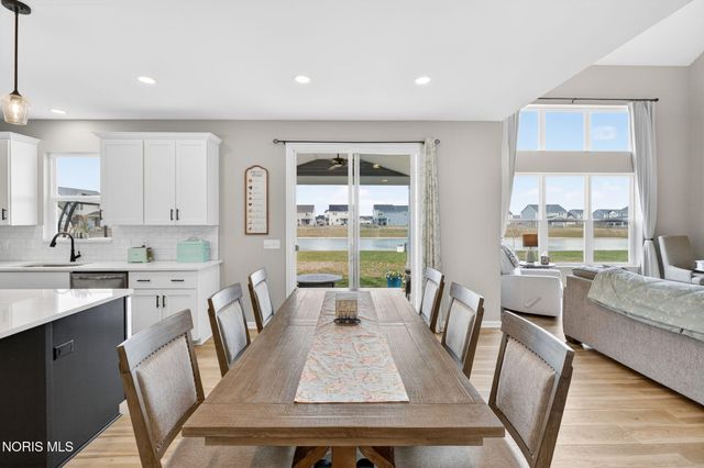 151 Valley Hall Drive, Perrysburg, OH 43551