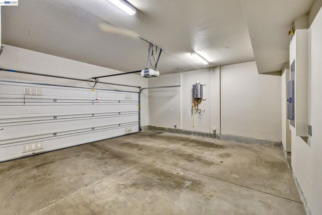 538 Selby Ln, Livermore, CA 94551