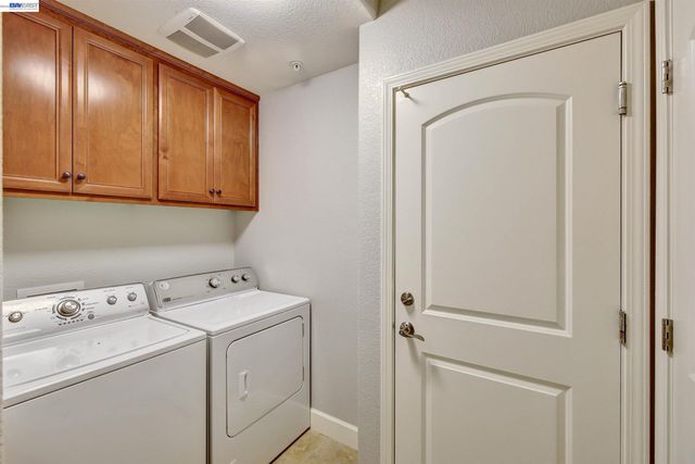 538 Selby Ln, Livermore, CA 94551