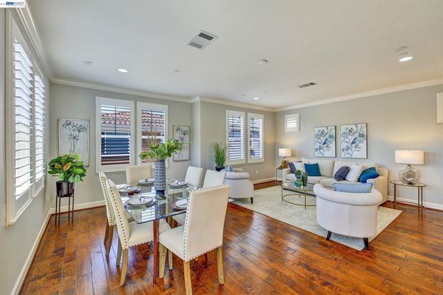 538 Selby Ln, Livermore, CA 94551