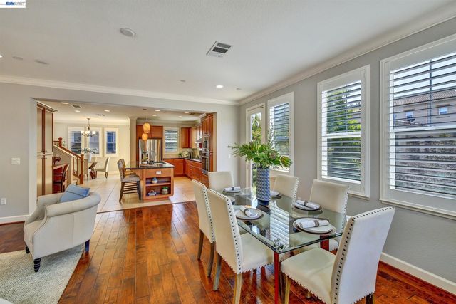 538 Selby Ln, Livermore, CA 94551