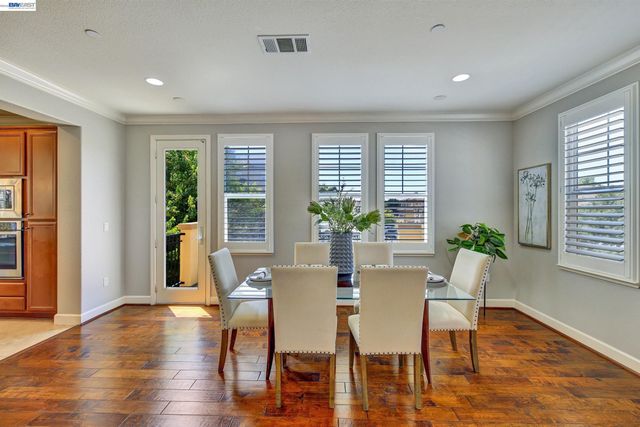 538 Selby Ln, Livermore, CA 94551