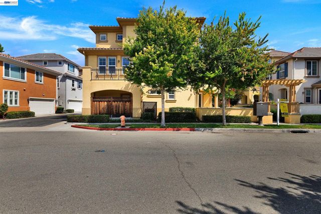 538 Selby Ln, Livermore, CA 94551
