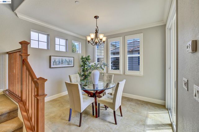 538 Selby Ln, Livermore, CA 94551