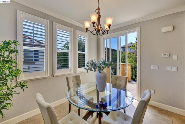 538 Selby Ln, Livermore, CA 94551
