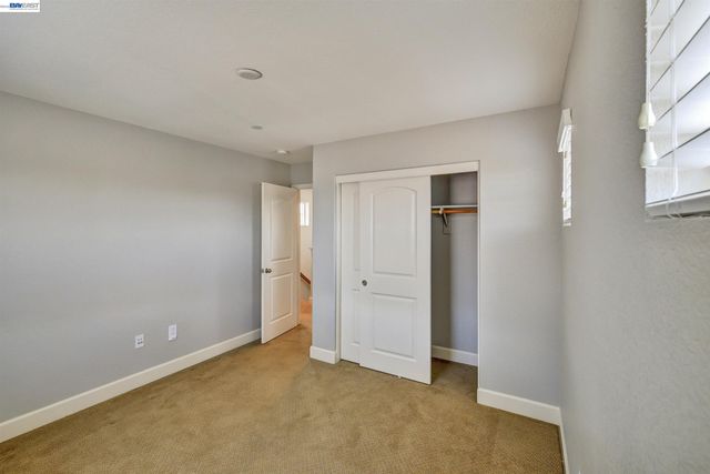 538 Selby Ln, Livermore, CA 94551