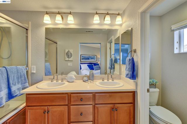 538 Selby Ln, Livermore, CA 94551