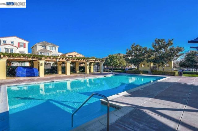 538 Selby Ln, Livermore, CA 94551