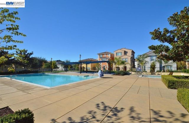 538 Selby Ln, Livermore, CA 94551