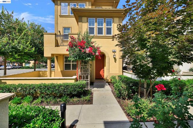 538 Selby Ln, Livermore, CA 94551
