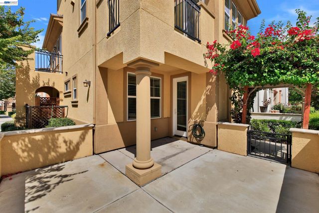 538 Selby Ln, Livermore, CA 94551
