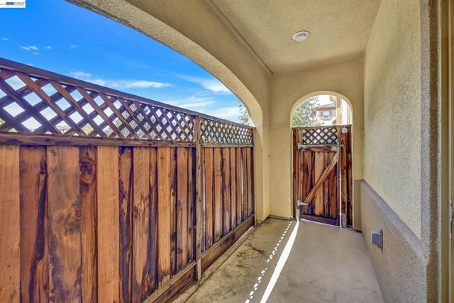 538 Selby Ln, Livermore, CA 94551