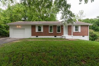 303 Lee Dr, Columbia, TN 38401