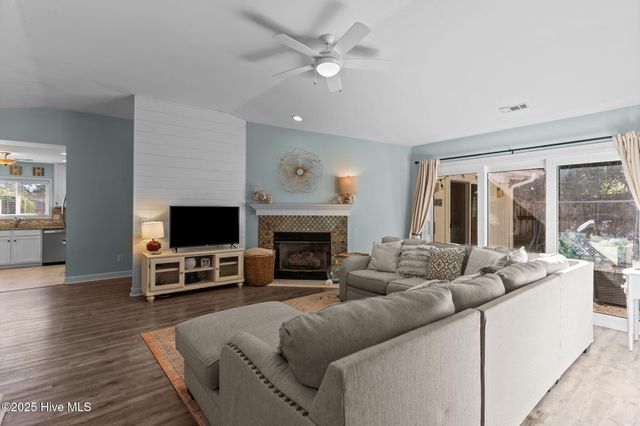 7006 Key Point Drive, Wilmington, NC 28405