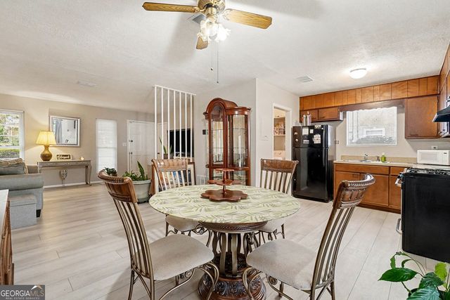 4728 Apache Trail SW, Atlanta, GA 30331