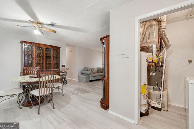 4728 Apache Trail SW, Atlanta, GA 30331